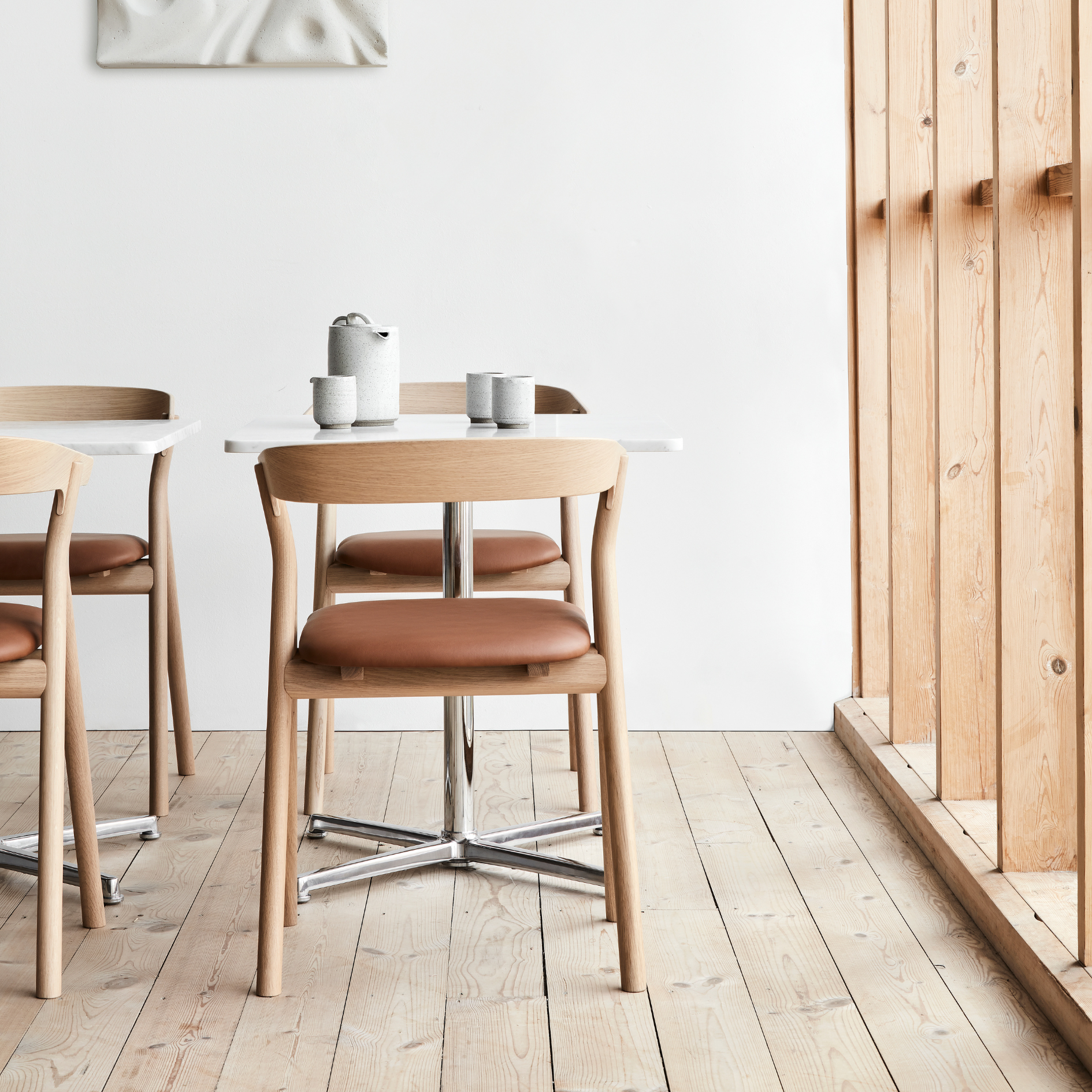 Yksi Armchair